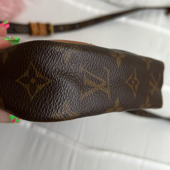 Authentic Louis Vuitton Danube - Picture 13 of 15